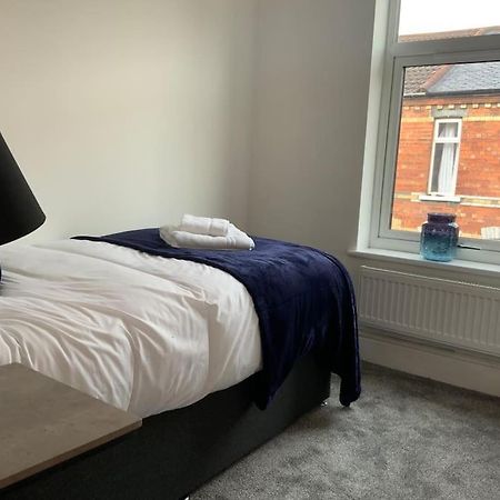 Centrally Located To The City Of Lincoln Exterior foto